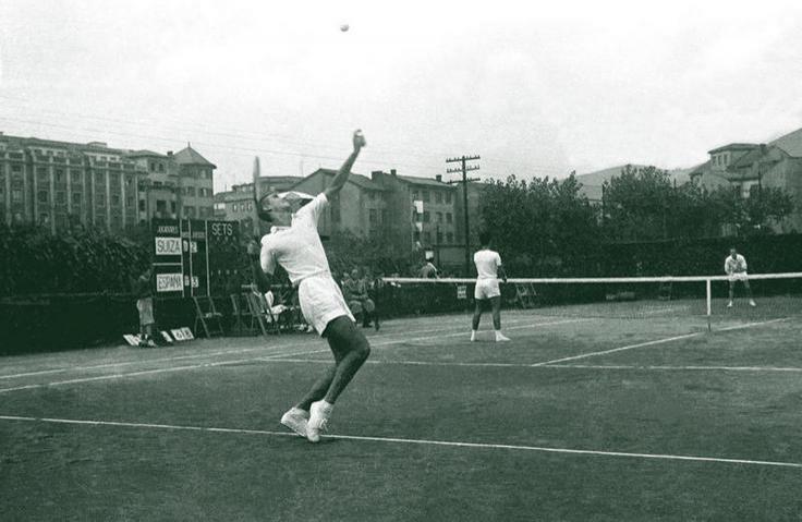 Andrés Gimeno en el Club de Tenis (1955)