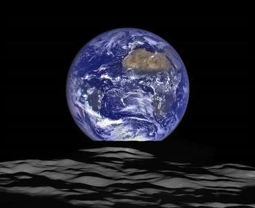 Tierra, vista desde la Luna