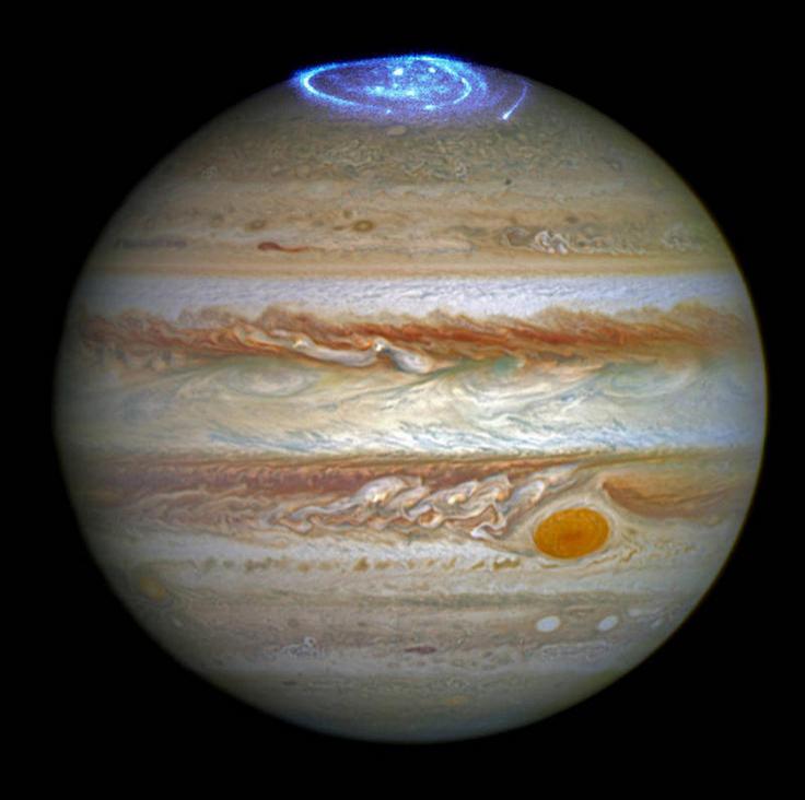 Hubble captura intensas auroras boreales en Júpiter