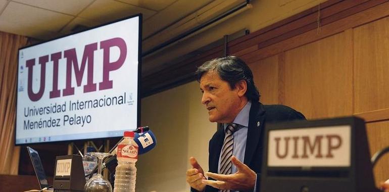 Javier Fernández desgrana en la UIMP sus reflexiones sobre el Estado Federal