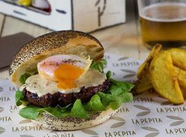 La Pepita Burger Bar renueva su carta en Oviedo