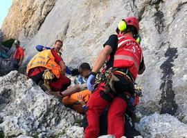 Rescatado un montañero gravemente herido en El Urriellu