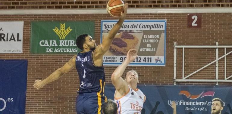 El Liberbank Oviedo Baloncesto no logra la primera victoria en Pumarín