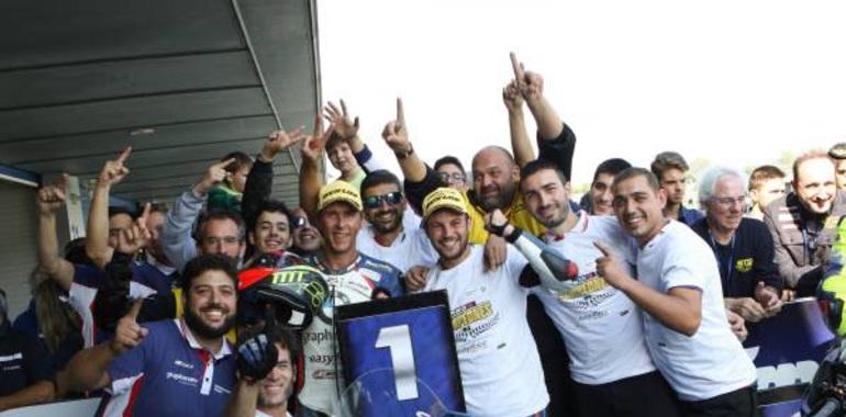 Carmelo Morales vuelve a coronarse Campeón en España con la BMW S1000RR