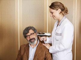 Las personas con diabetes tienen el doble de posibilidades de perder audición