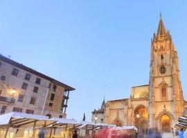 La Plaza de la Catedral acogerá la IV edición del Mercado Artesano y Ecológico de Oviedo