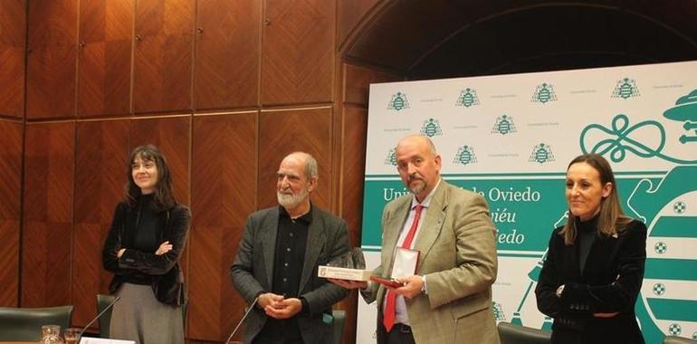 Uniovi recibe la Medalla de Hijo Adoptivo concedida por Granada a Leonard Cohen