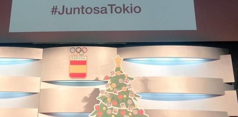 Las 14 medallas mundiales ya lucen el árbol navideño de la Federación Española de Piragüismo
