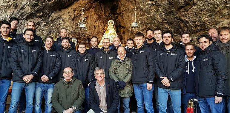 Visita del Oviedo Baloncesto al Santuario de Covadonga