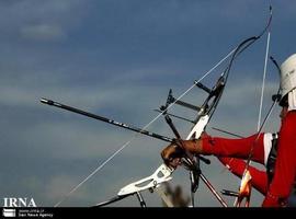 Una mujer arquera iraní consigue la medalla de oro en los Campeonatos Asiáticos