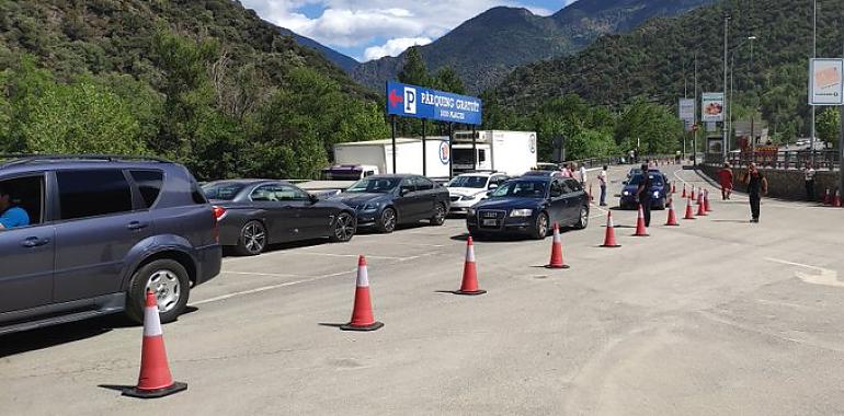 Un gran argayu corta la conexión por carretera entre España y Andorra