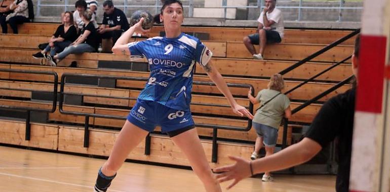El Oviedo Balonmano Femenino empieza el 30º curso en Plata