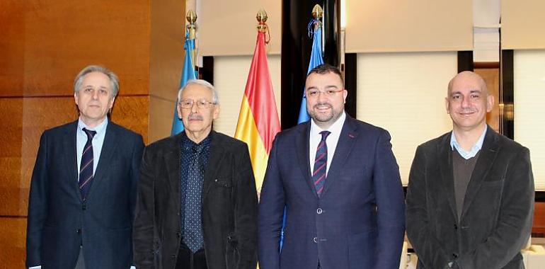 El vicepresidente de ArcelorMittal renueva su confianza en las plantas asturianas