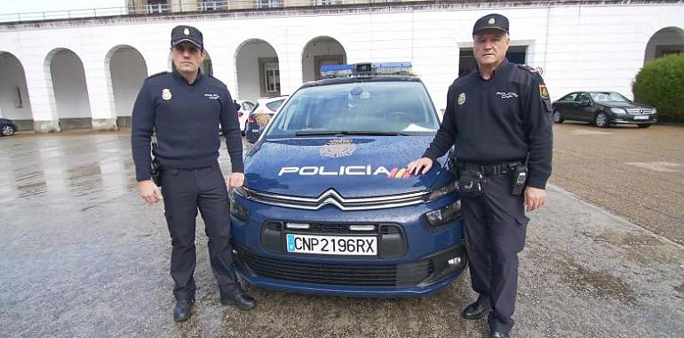 Se jubila Lodario Ramón, emblemático agente que patrulló durante años las calles de Oviedo
