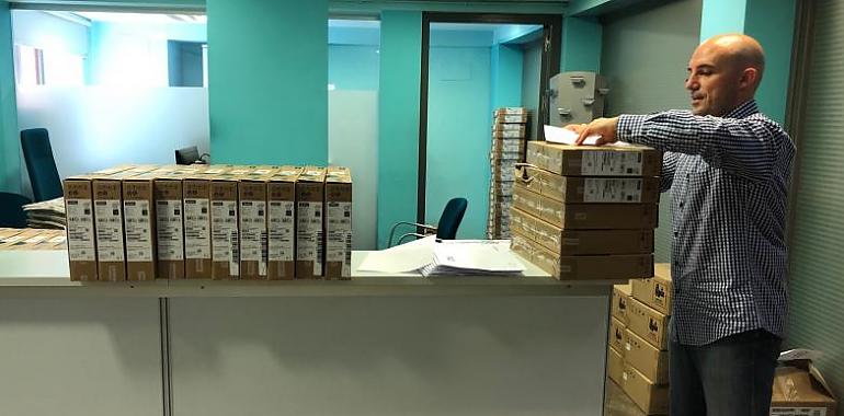 AZSA dona 250 ordenadores para paliar la brecha digital entre los escolares de Avilés