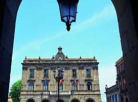 Gijón  iluminará esta noche la fachada consistorial con los colores de la bandera LGTBI