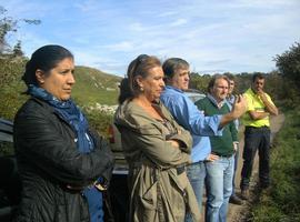 La Alcaldesa de Llanes visita las obras del río Vallina, presupuestadas en 1.365.363,67 euros