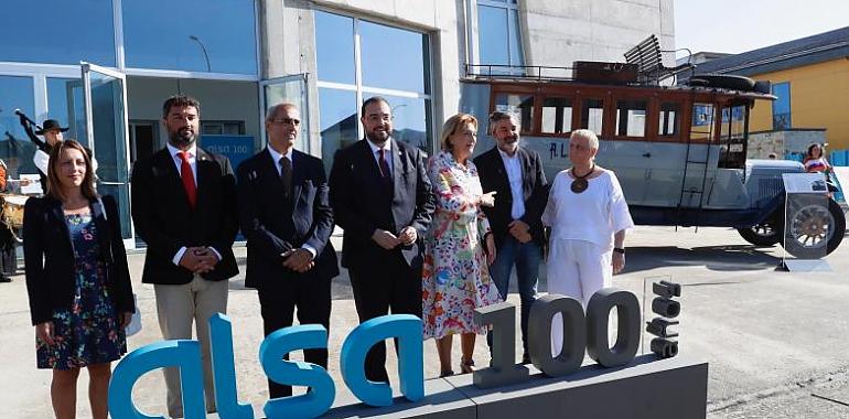 Barbón anima a Alsa en su centenario a "continuar ayudando" para que Asturias sea una referencia en el desarrollo de la movilidad sostenible