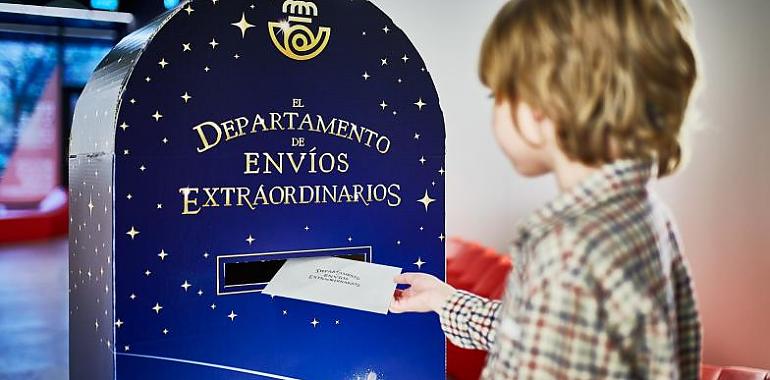 Correos instala 12 Buzones Mágicos en Asturias para cartas destinadas a Papá Noel y los Reyes Magos