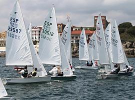 La bahía de Gijón se prepara para el Trofeo de Primavera de Snipe y Crucero
