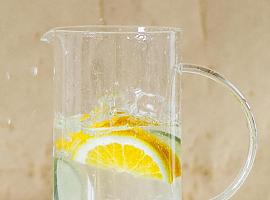 Agua con sal y limón: un elixir para tu salud