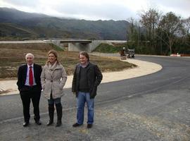 El Delegado del Gobierno y la Alcaldesa visitan el Enlace de San Roque del Acebal
