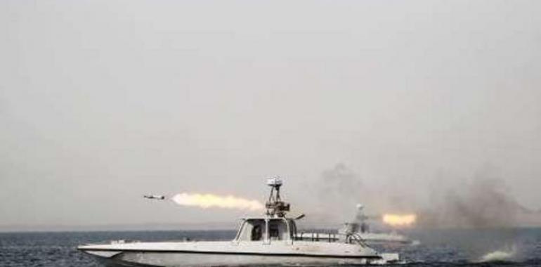 Maniobras Irán: Torpedos atacan blancos de superficie y aéreos