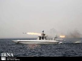 Maniobras Irán: Torpedos atacan blancos de superficie y aéreos