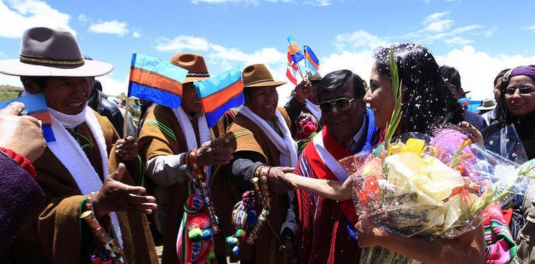 Primera Dama del Perú colocó en Puno primera piedra de Centros de Provisión de Servicios Básicos 