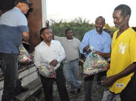 Gobierno de Dominicana entrega miles de raciones de alimentos en Sabana Grande de Boyá