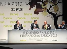 Rajoy pide un esfuerzo a las entidades financieras para reactivar el crédito 