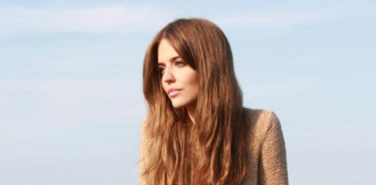 La top model Clara Alonso rueda un spot televisivo en Llanes