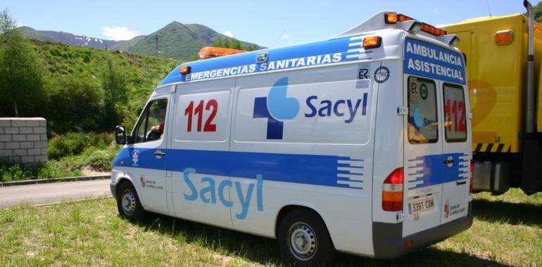 Un varón de 36 años resulta herido tras salirse de la vía el turismo que conducía en Santa Marina del Rey 