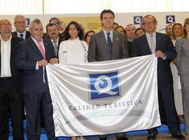 Asturias recibe 7 banderas \Q\ para sus playas, frente a 147 para Andalucía y Levante