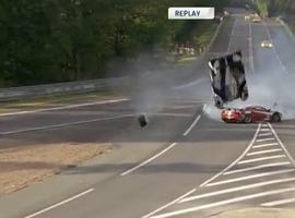 Espectacular accidente en las 24 Horas de Le Mans (vídeo)