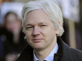 Ecuador analiza con calma decisión de concesión de asilo a Assange 