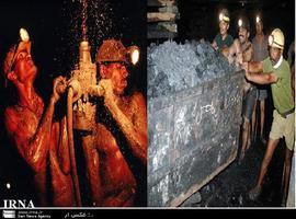 Más de 200 mineros atrapados en 2 estados de la India debido a la crisis energética