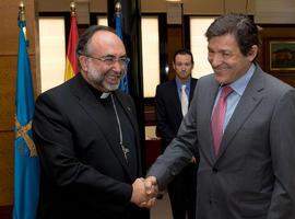 Reunión del presidente del Principado con el arzobispo de Oviedo