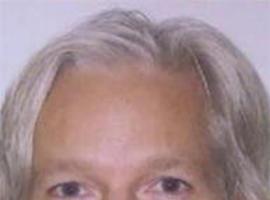 Interpol avisa de que su orden roja de captura internacional sobre Assange sigue en vigor