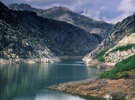 Asturias, al borde de la \seca\ , aunque supera en más de 10 puntos la media embalsada en España