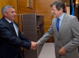 Encuentro del presidente del Principado con el alcalde de Sobrescobio