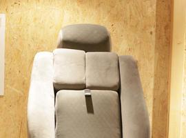 Patentan un prototipo de asiento de automóvil que se transforma en silla para niños
