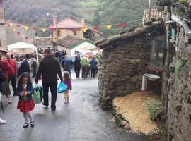 Los Pataqueros celebran el III Mercáu Tradicional en La Cerezal el domingo día 16