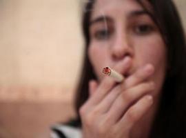 Las fumadoras que dejan el tabaco antes de los 30 pueden alargar su vida diez años