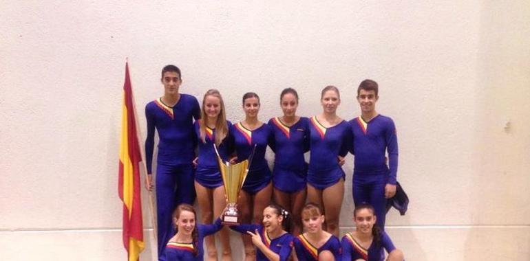 La selección española de patinaje artístico, premio Mejor Nación en Italia