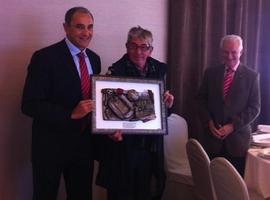 Enzo Ferrero y Ciriaco Cano reconocidos por la Asociación de Veteranos del Sporting