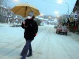 Alerta meteorológico se suma a las cenizas en la Patagonia 
