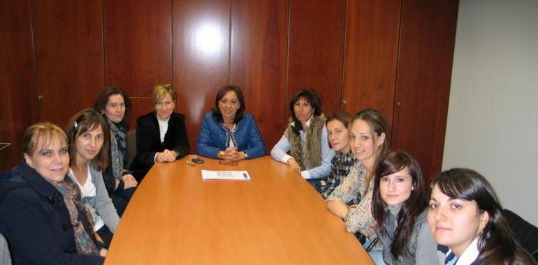 El Ayuntamiento de Oviedo recibe a cuatro escuelas infantiles de varias comunidades españolas