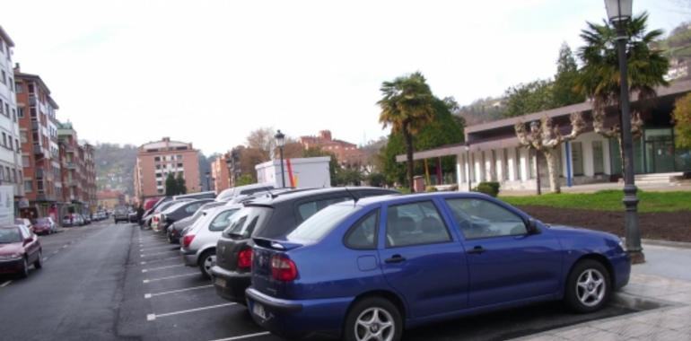 El Entrego estrena 15 nuevas plazas de aparcamiento en la calle de Pérez de Ayala