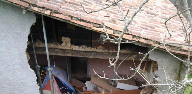 Otra trágica muerte en menos de 24 horas al derrumbarse una vivienda en Carúa, Parres